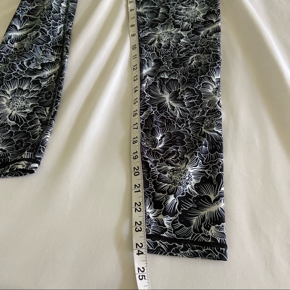 Black and white floral print leggings - Picture 3 of 4